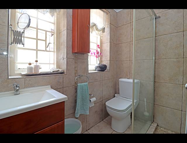 5 BEDROOM FREEHOLD FOR SALE IN LINKSFIELD